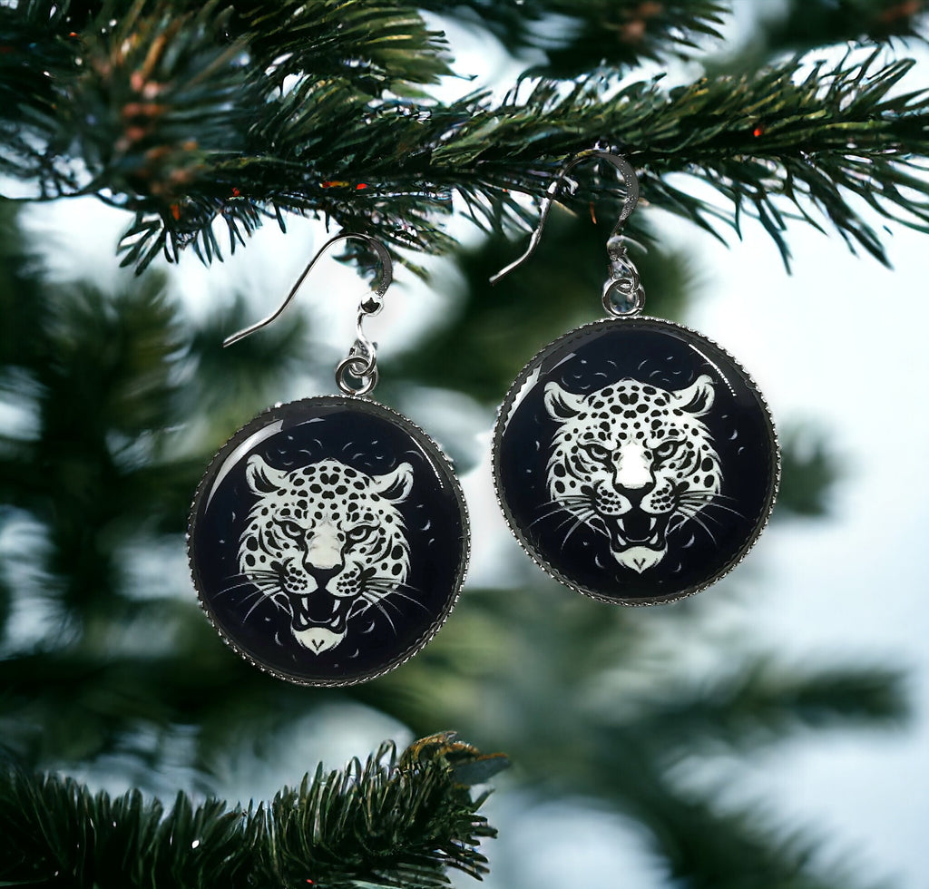 Boucles d'oreilles Panthère sur fonds noir, beauté sauvage