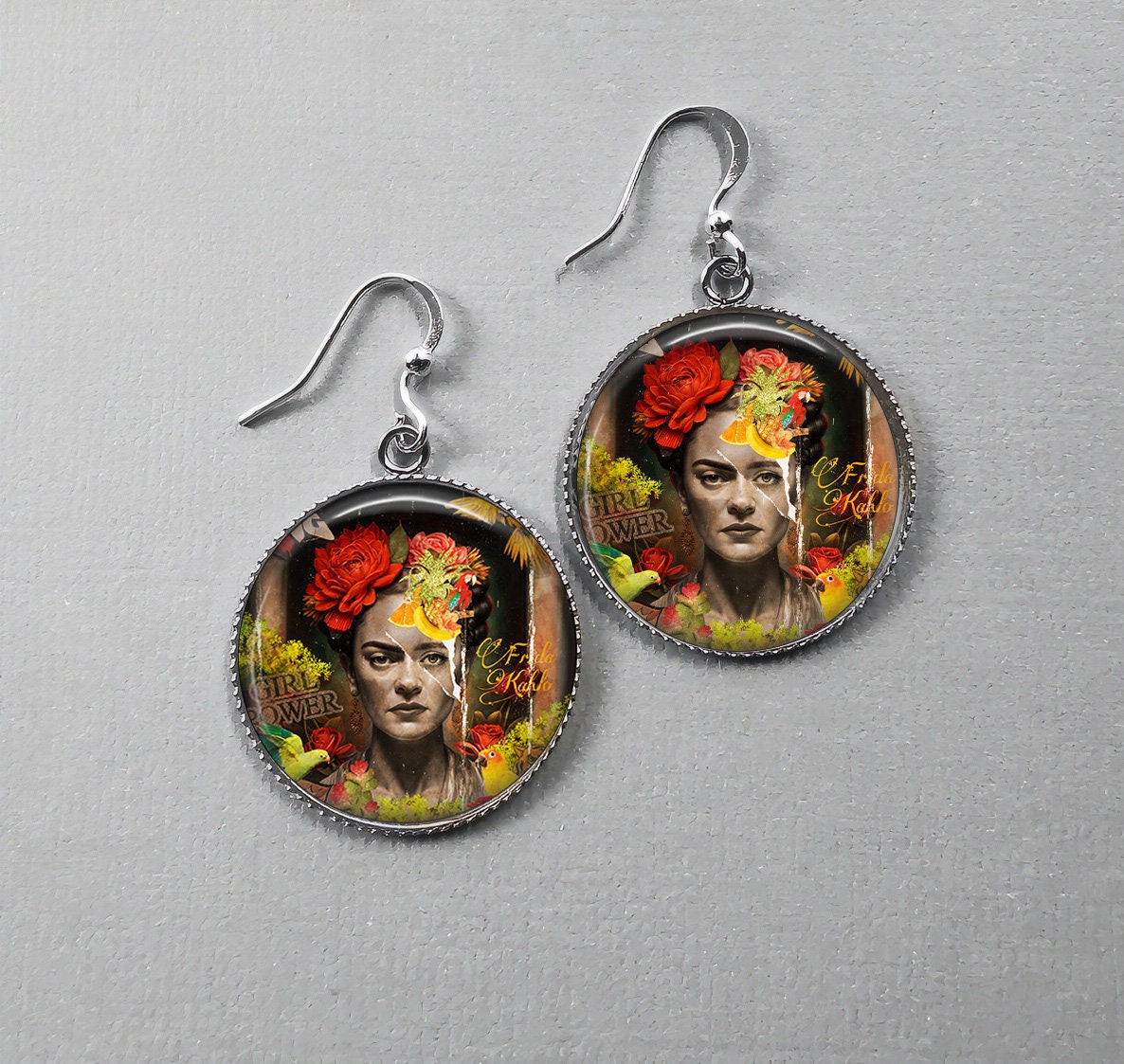 Boucles d'Oreilles Cabochon Style Graffiti - Hommage Floral à l'Artiste Iconique