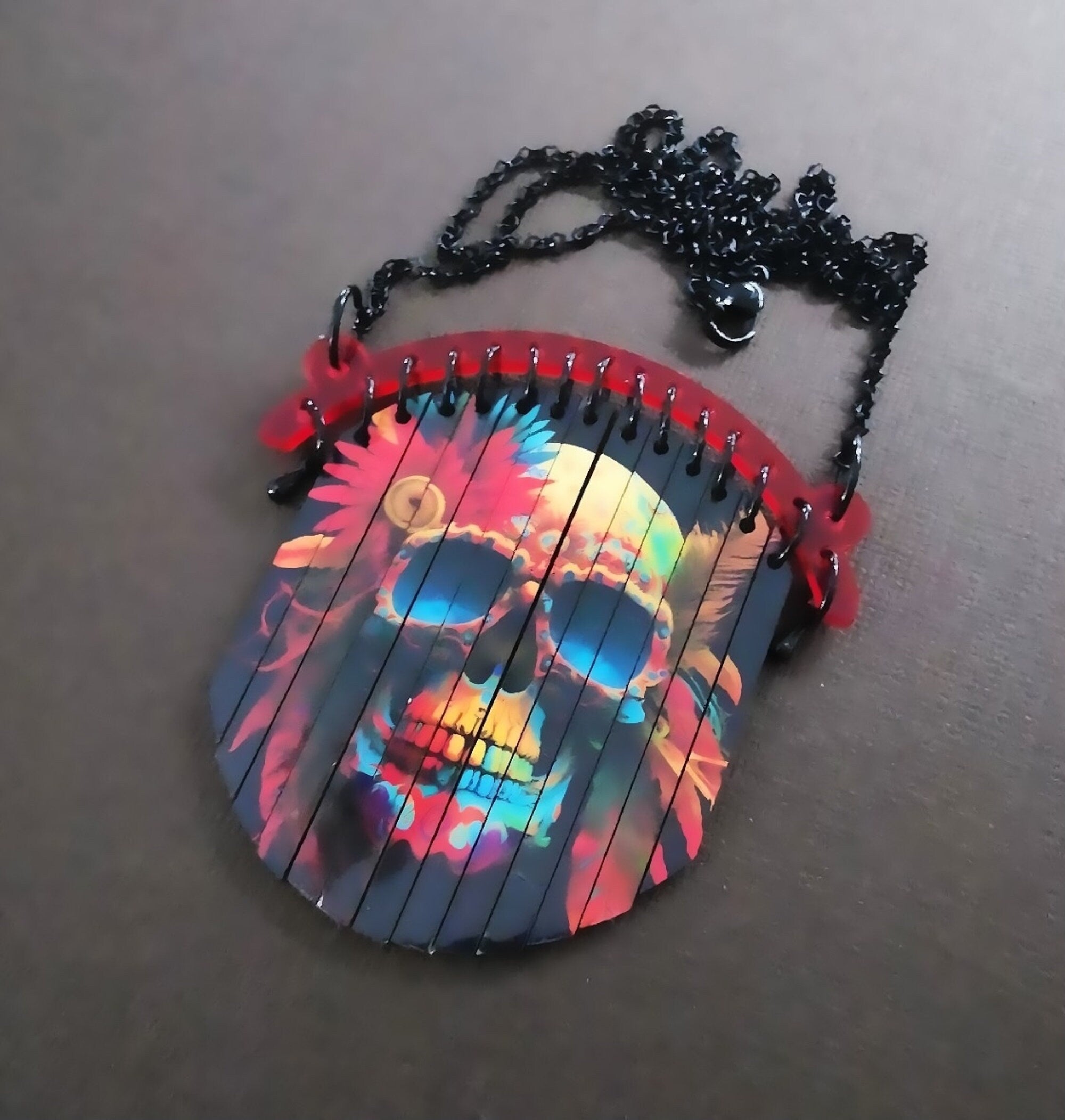 Pendentif Sugar Skull coloré, Dia de los Muertos, découpe laser