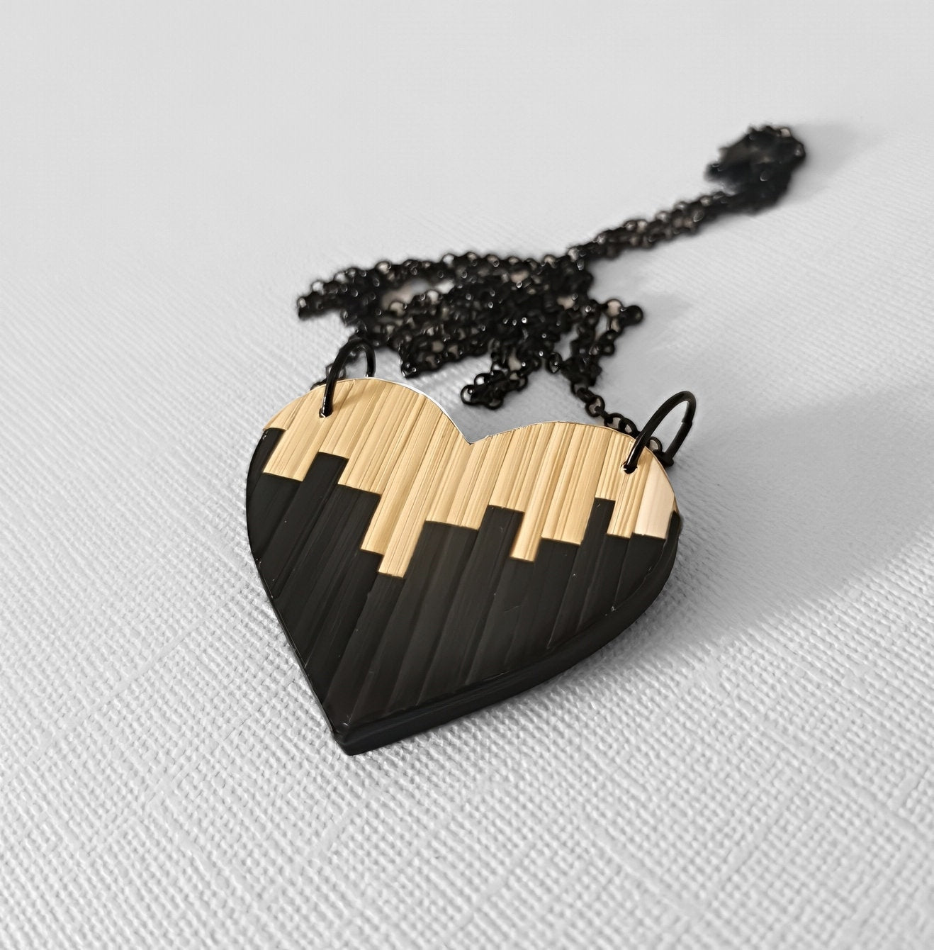 Pendentif en Bois en Forme de Coeur, Marqueterie de Paille Noir et Naturel, Silhouette de Buildings ou Art Abstrait, Découpe Laser de bois