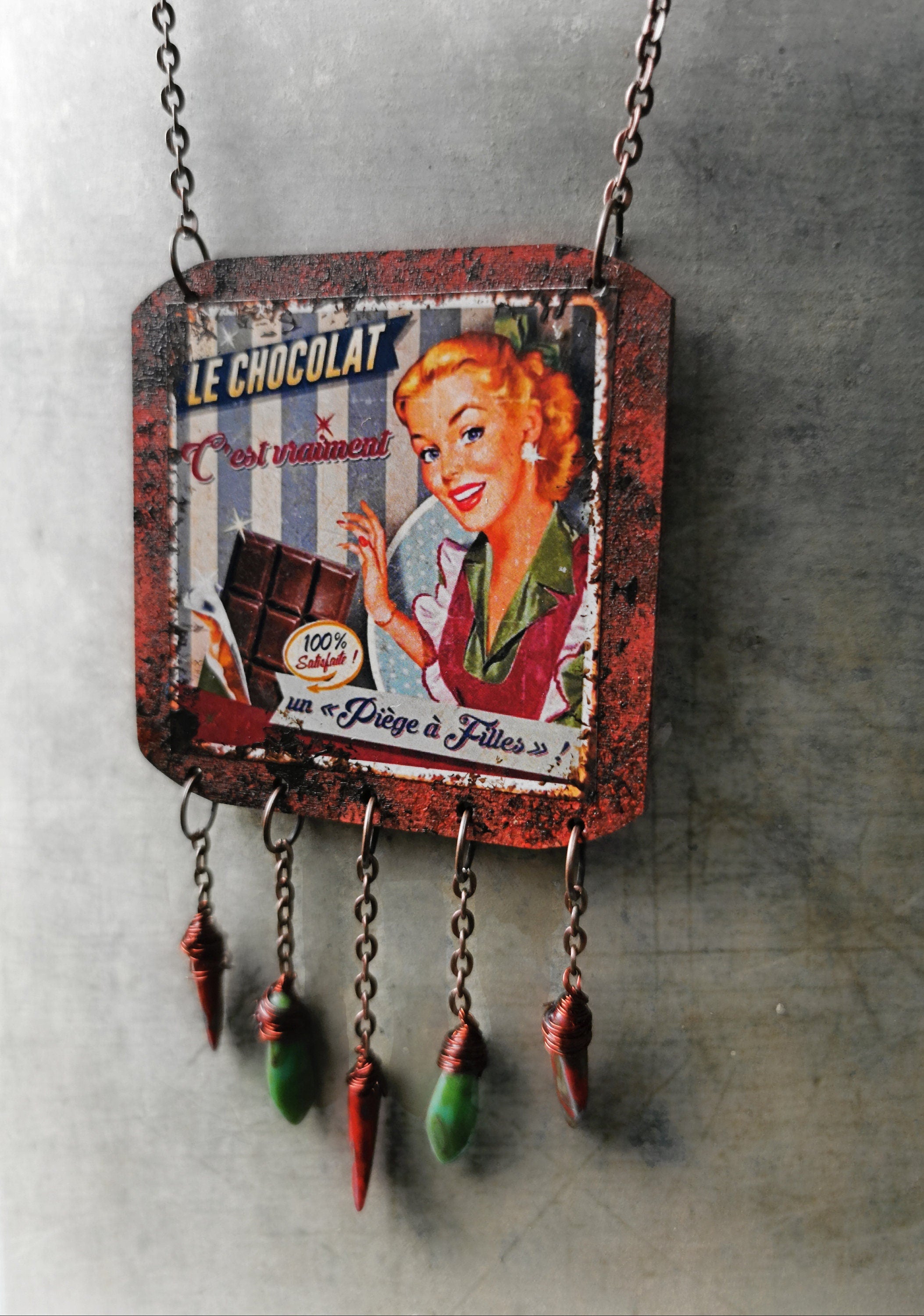 Pendentif ancienne plaque émaillée Vintage, j'aime le chocolat, effet vieilli et rouillé
