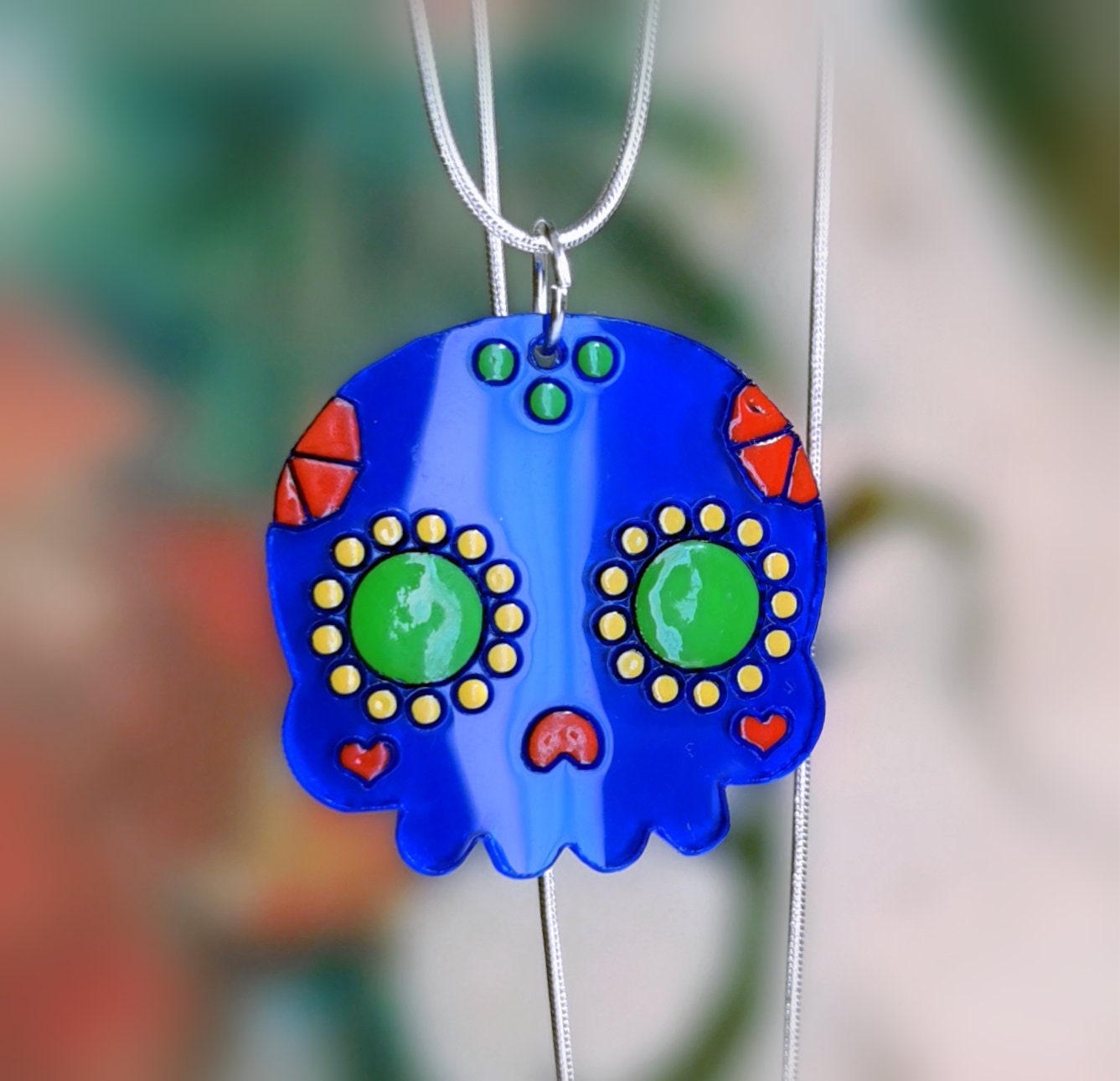 Pendentif Sugar Skull plexi miroir bleu ou plexi noir, émail, dia de los muertos, mexico