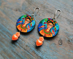 Boucles d'oreilles Frida Kahlo uniques – Art IA sur Bois, Découpe Laser, Coeur Sacré