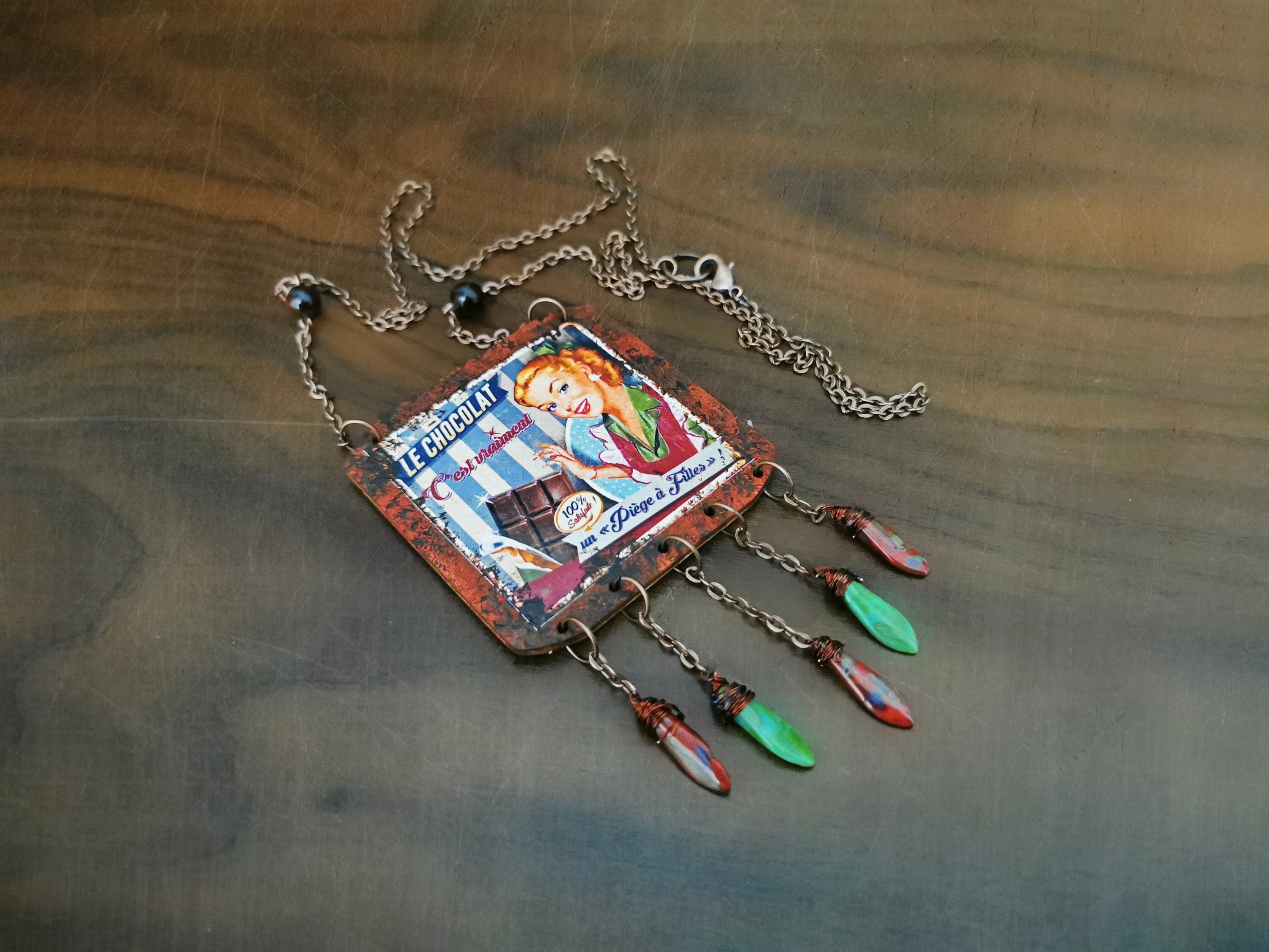 Pendentif ancienne plaque émaillée Vintage, j'aime le chocolat, effet vieilli et rouillé