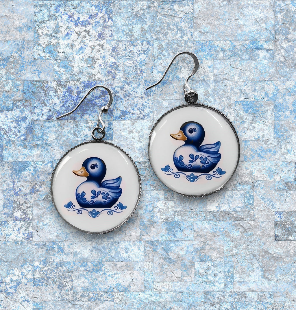 Douceur Nautique: Boucles d'Oreilles Canard en Faïence