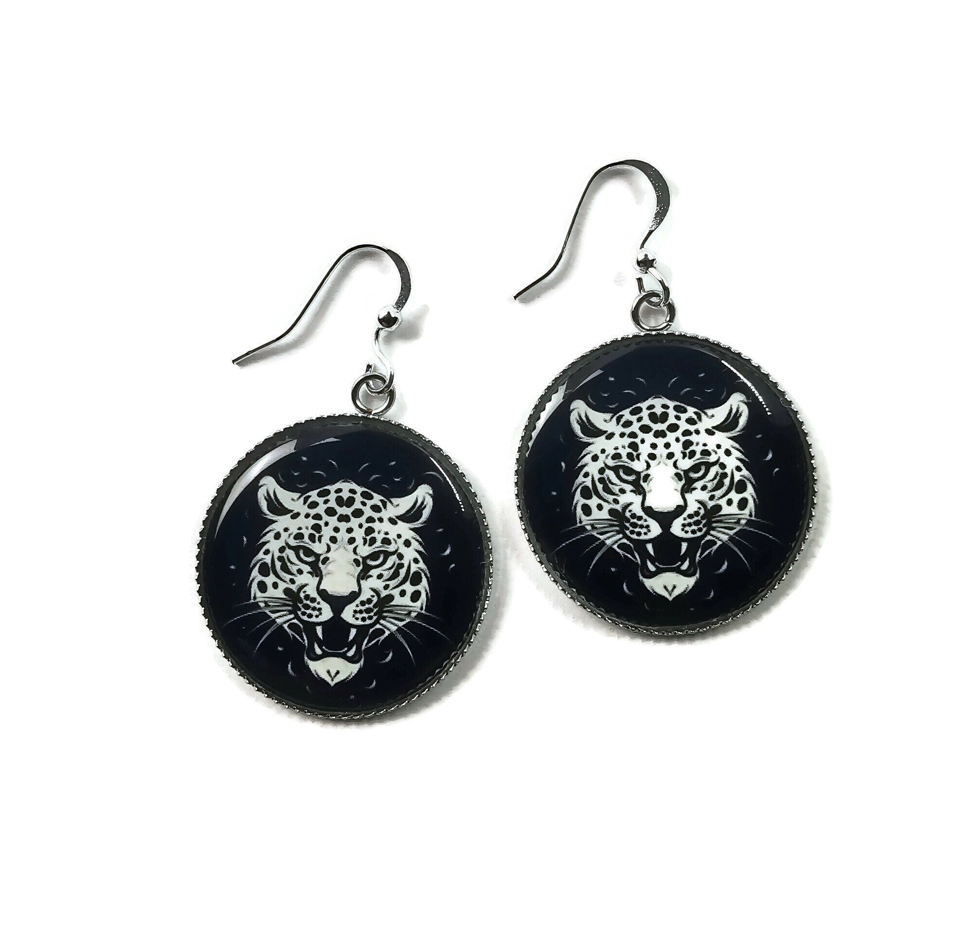 Boucles d'oreilles Panthère sur fonds noir, beauté sauvage