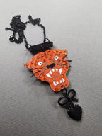 Pendentif Tigre façon Old School Tattoo, découpe laser sur bois, strass