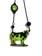 Pendentif Vache Verte, découpe de bois au laser, peinture et srass