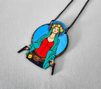 Pendentif Chicana, Madone armée, femme mexicaine