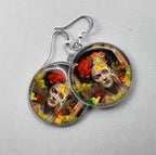 Boucles d'Oreilles Cabochon Style Graffiti - Hommage Floral à l'Artiste Iconique