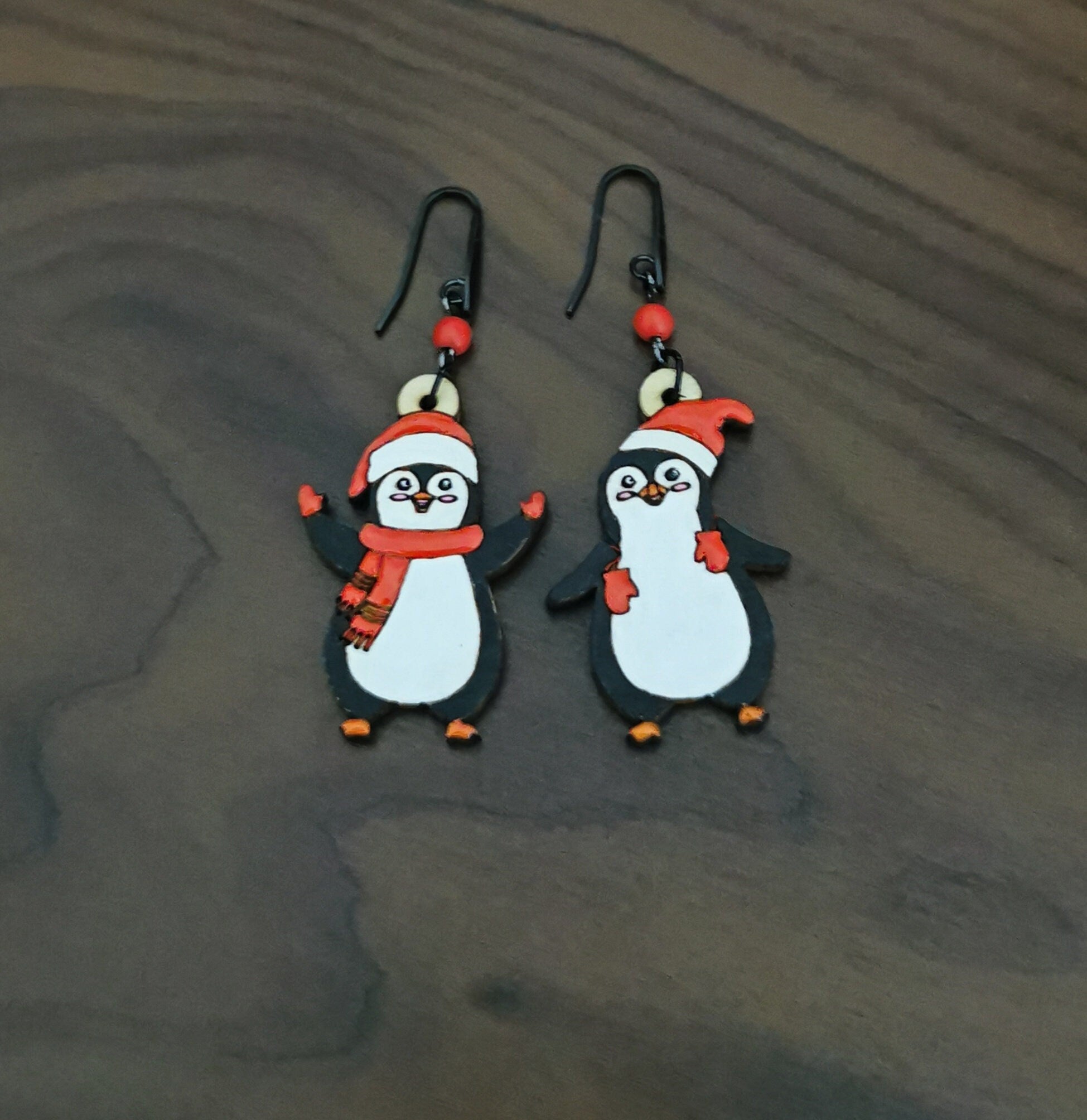 Boucles d'Oreilles Pingouins, bois de Tilleul, découpe et gravure laser du bijou de noel