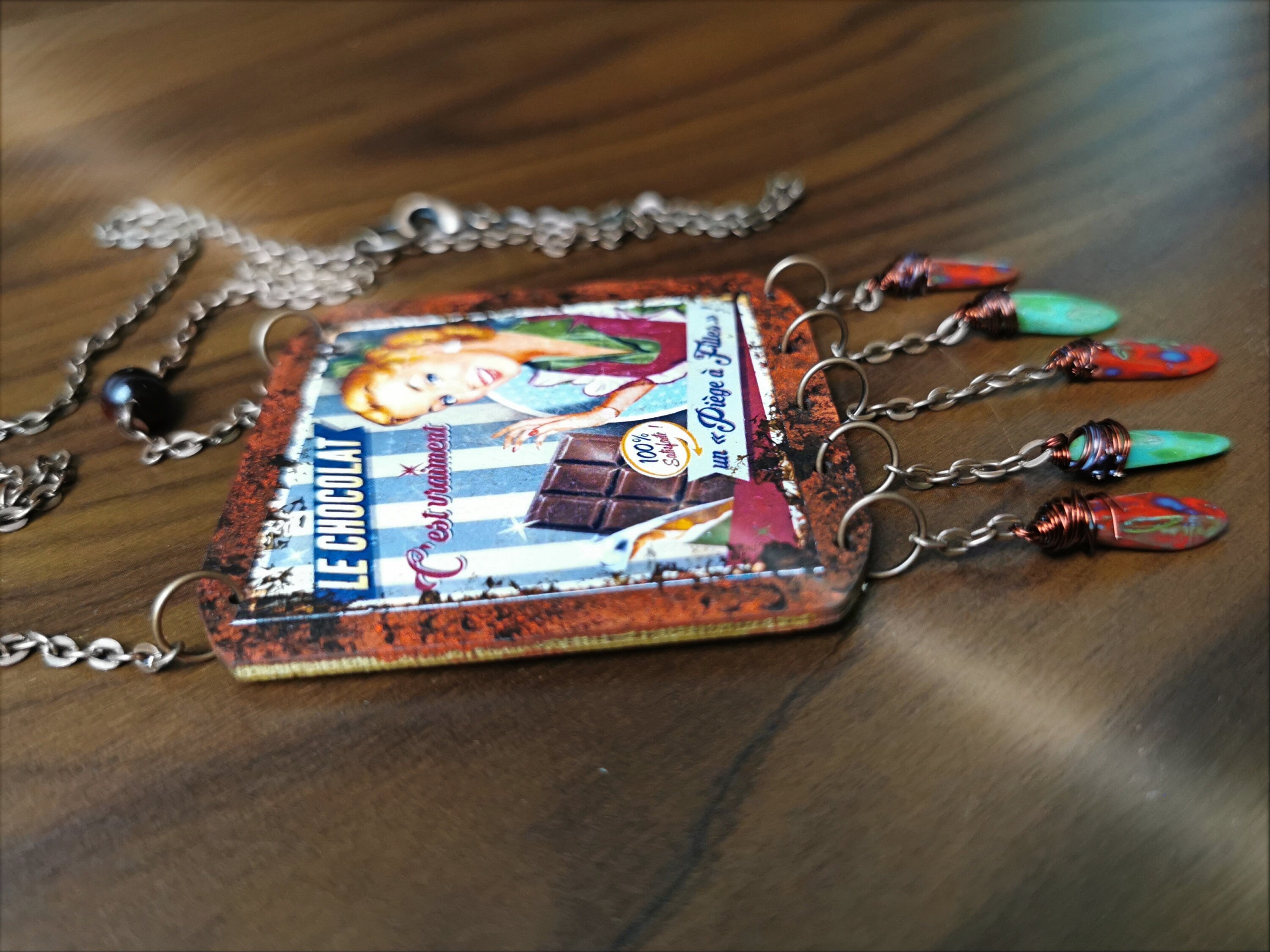 Pendentif ancienne plaque émaillée Vintage, j'aime le chocolat, effet vieilli et rouillé