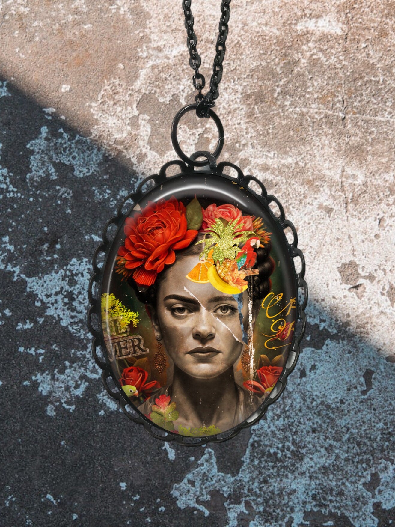 Pendentif Inspiré de Frida Kahlo - Esprit Graffiti Artistique