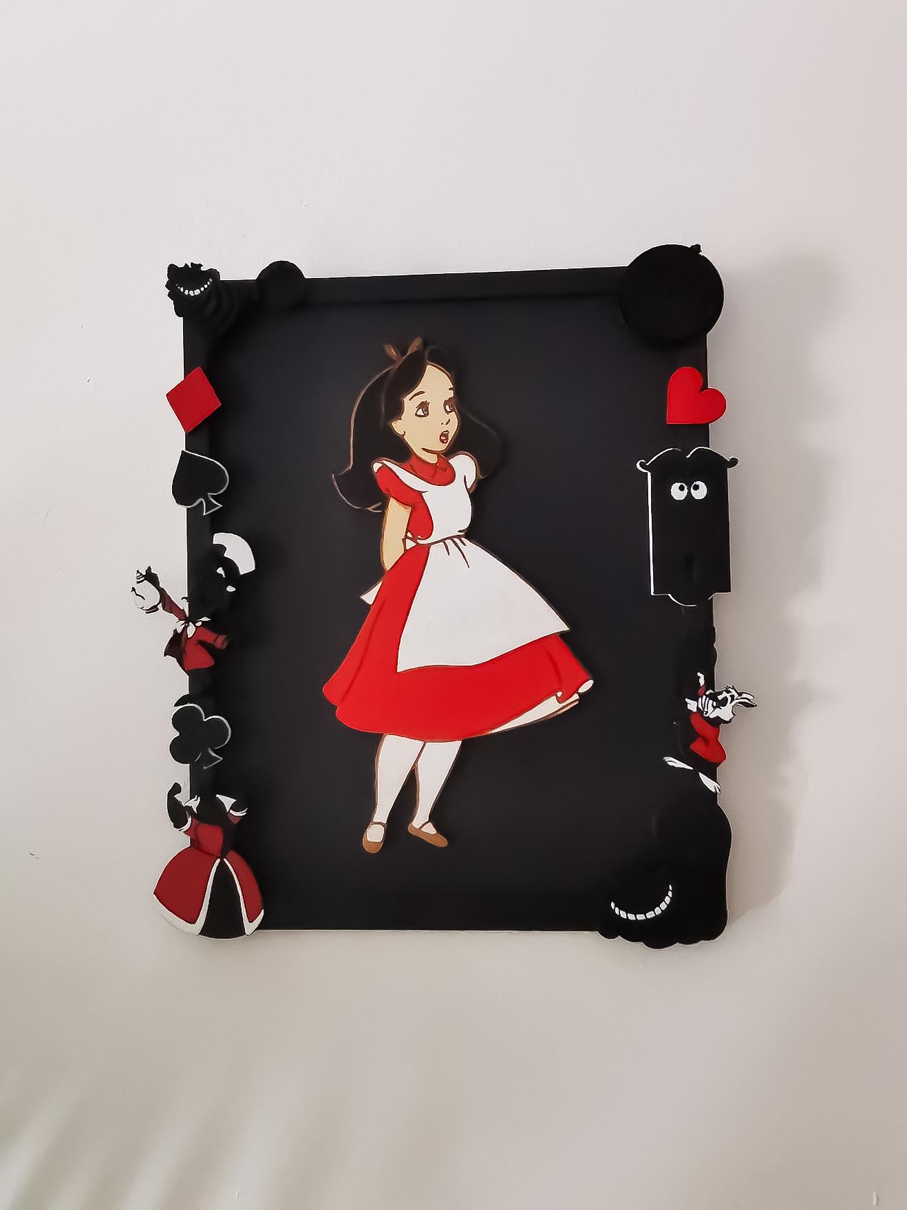 Alice au Pays des Merveilles - Tableau en Bois Découpé - Art Mural Unique