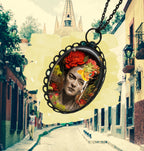 Pendentif Inspiré de Frida Kahlo - Esprit Graffiti Artistique