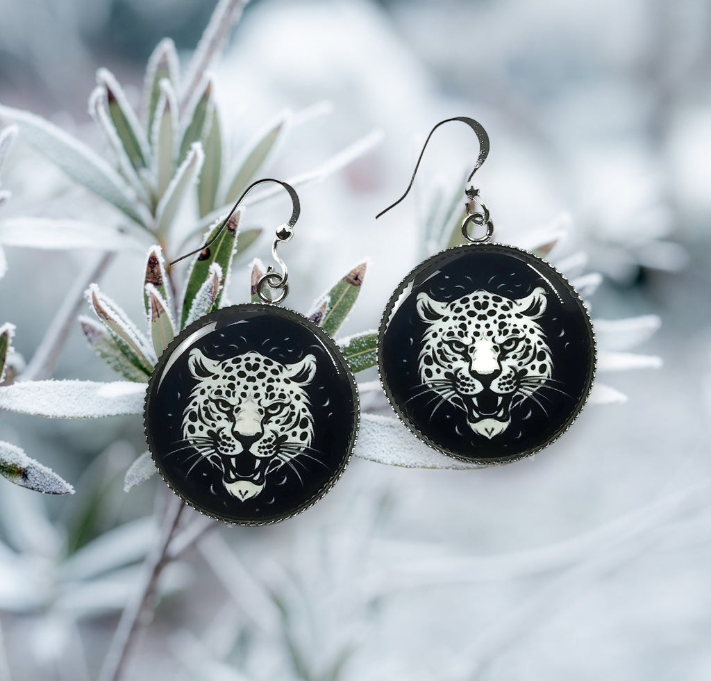 Boucles d'oreilles Panthère sur fonds noir, beauté sauvage