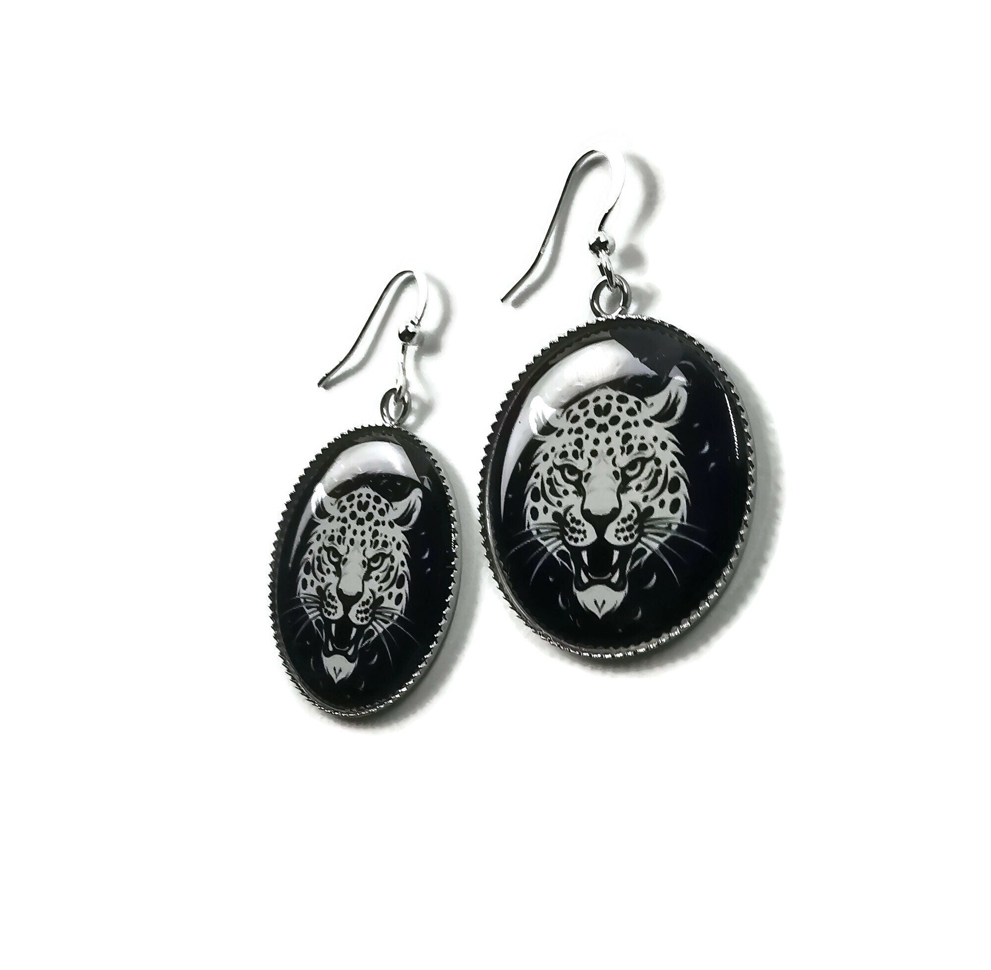Boucles d'oreilles Panthère sur fonds noir, beauté sauvage