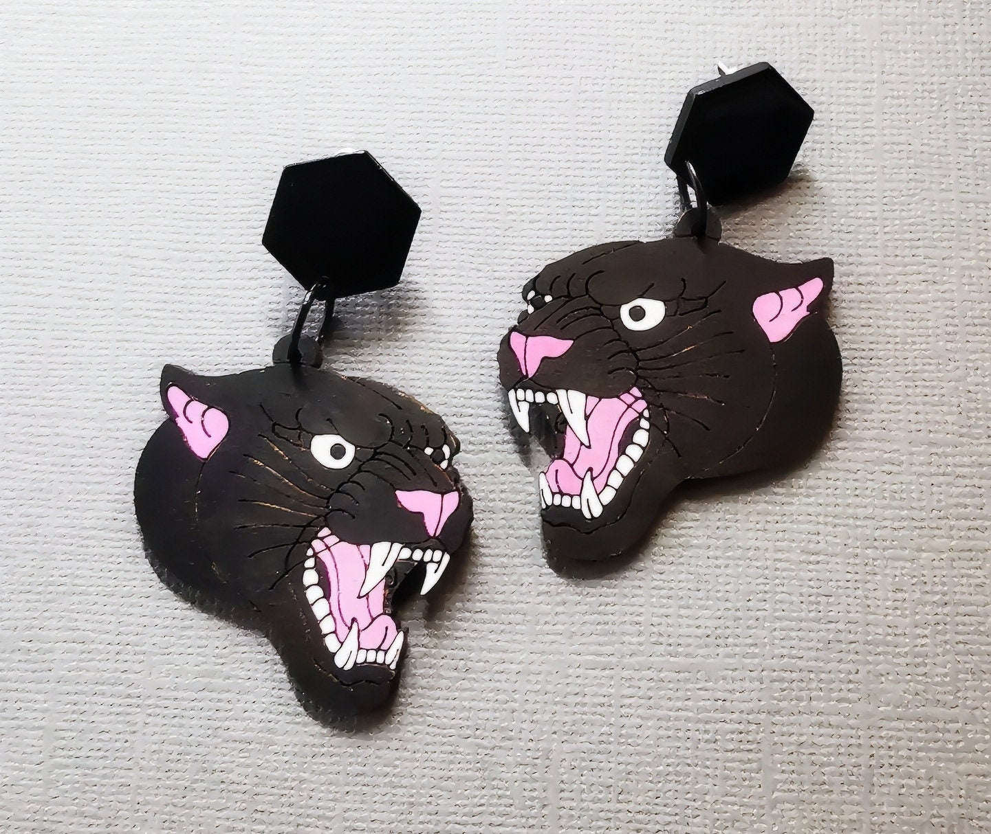 Boucles d'oreilles Panthère Noire, découpe laser sur bois, style tatouage