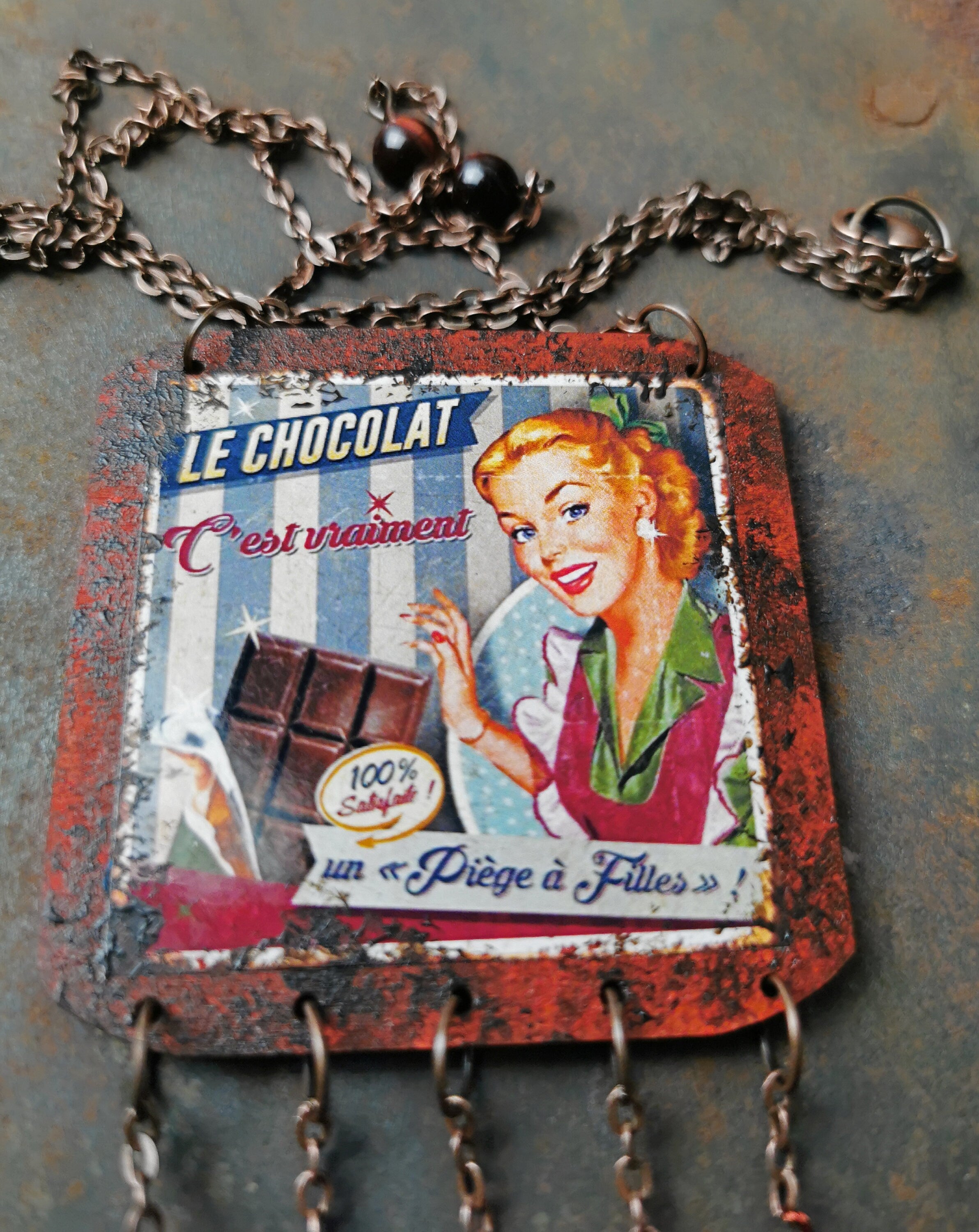 Pendentif ancienne plaque émaillée Vintage, j'aime le chocolat, effet vieilli et rouillé