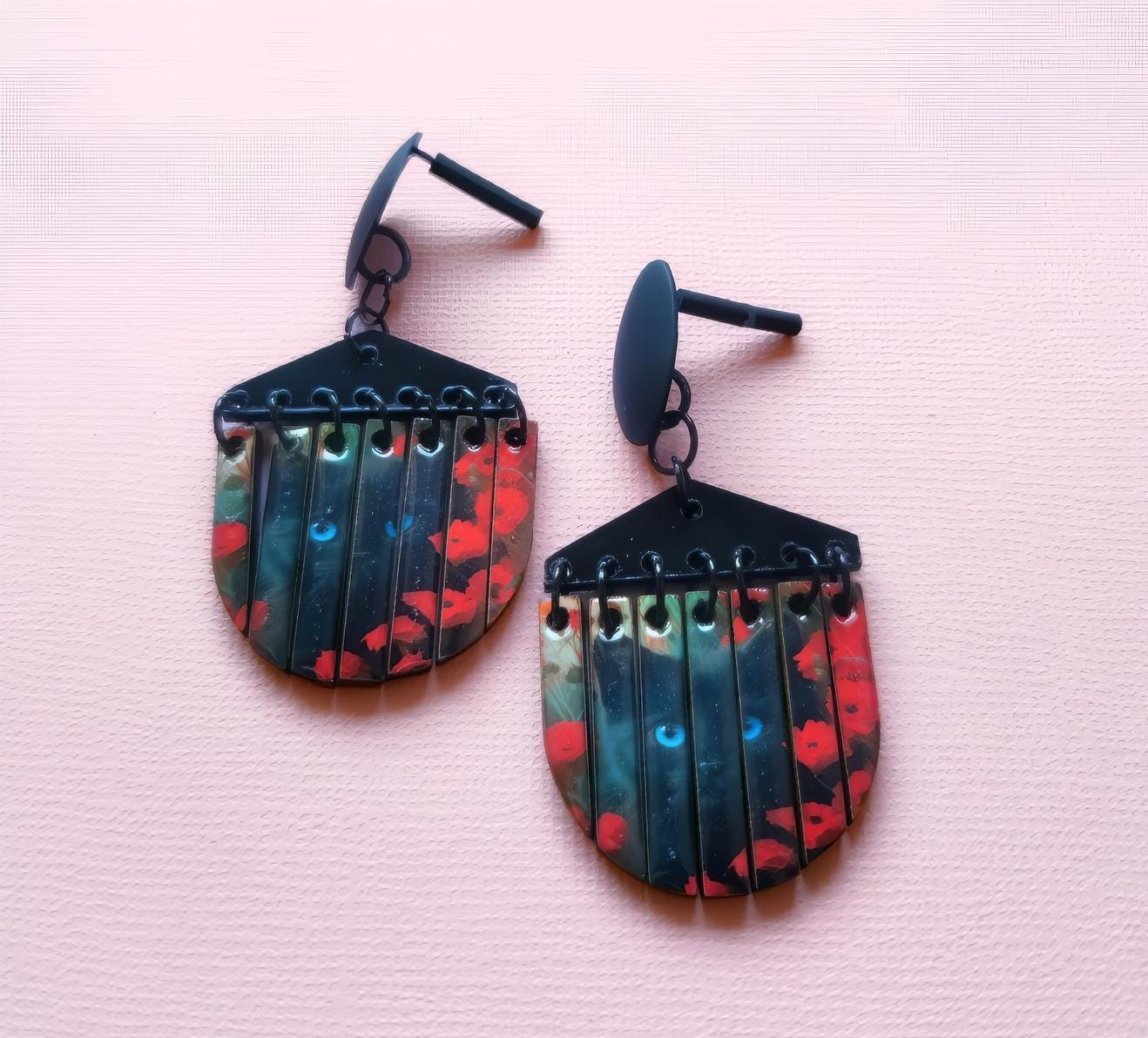 Boucles d'oreilles Chat et coquelicots, découpe laser, romantique et vintage