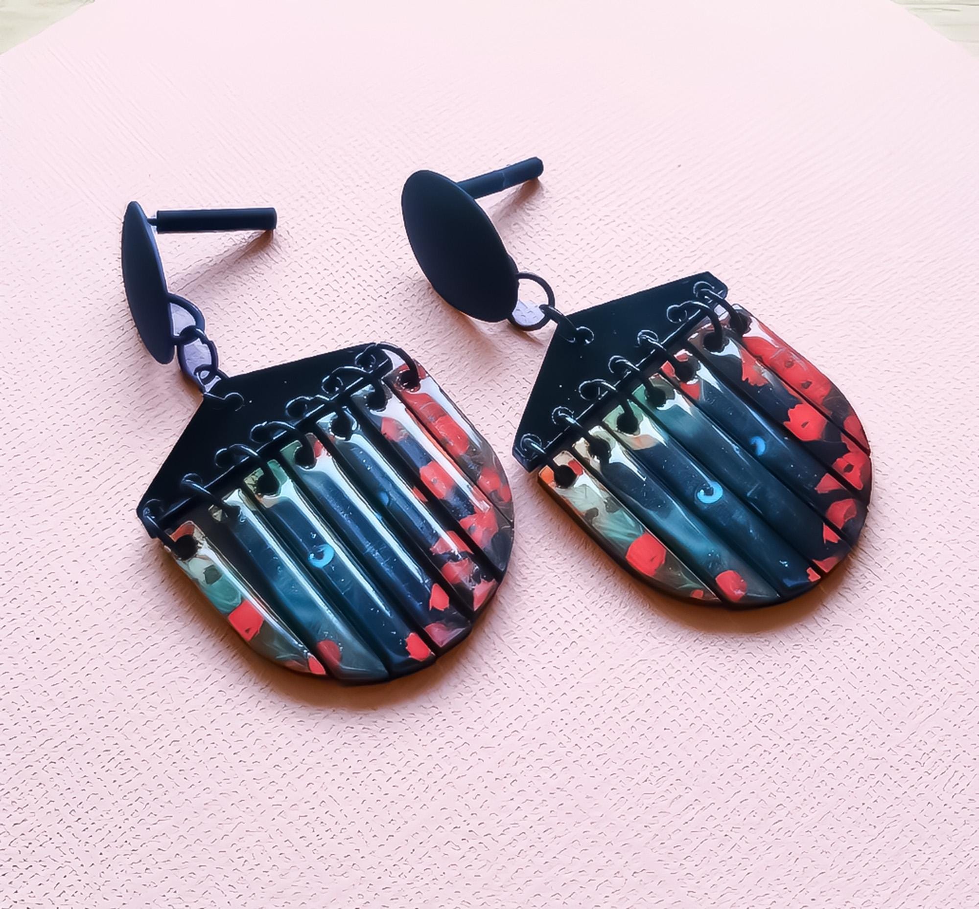 Boucles d'oreilles Chat et coquelicots, découpe laser, romantique et vintage