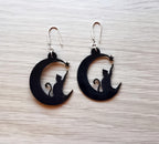 Boucles d’Oreilles Chat & Lune – Silhouette Féline Découpée au Laser