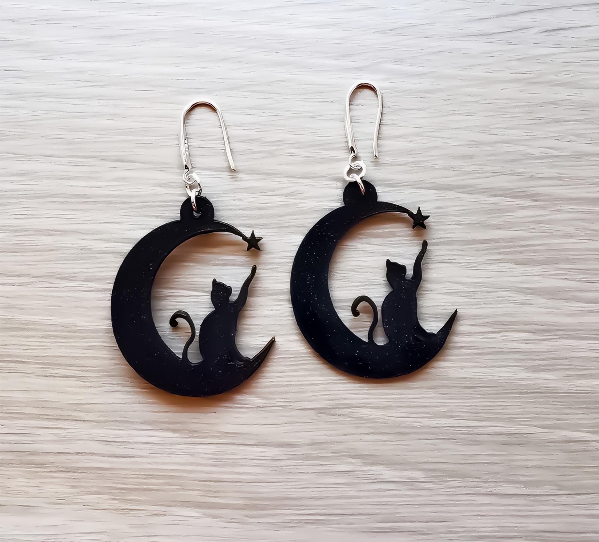 Boucles d’Oreilles Chat & Lune – Silhouette Féline Découpée au Laser