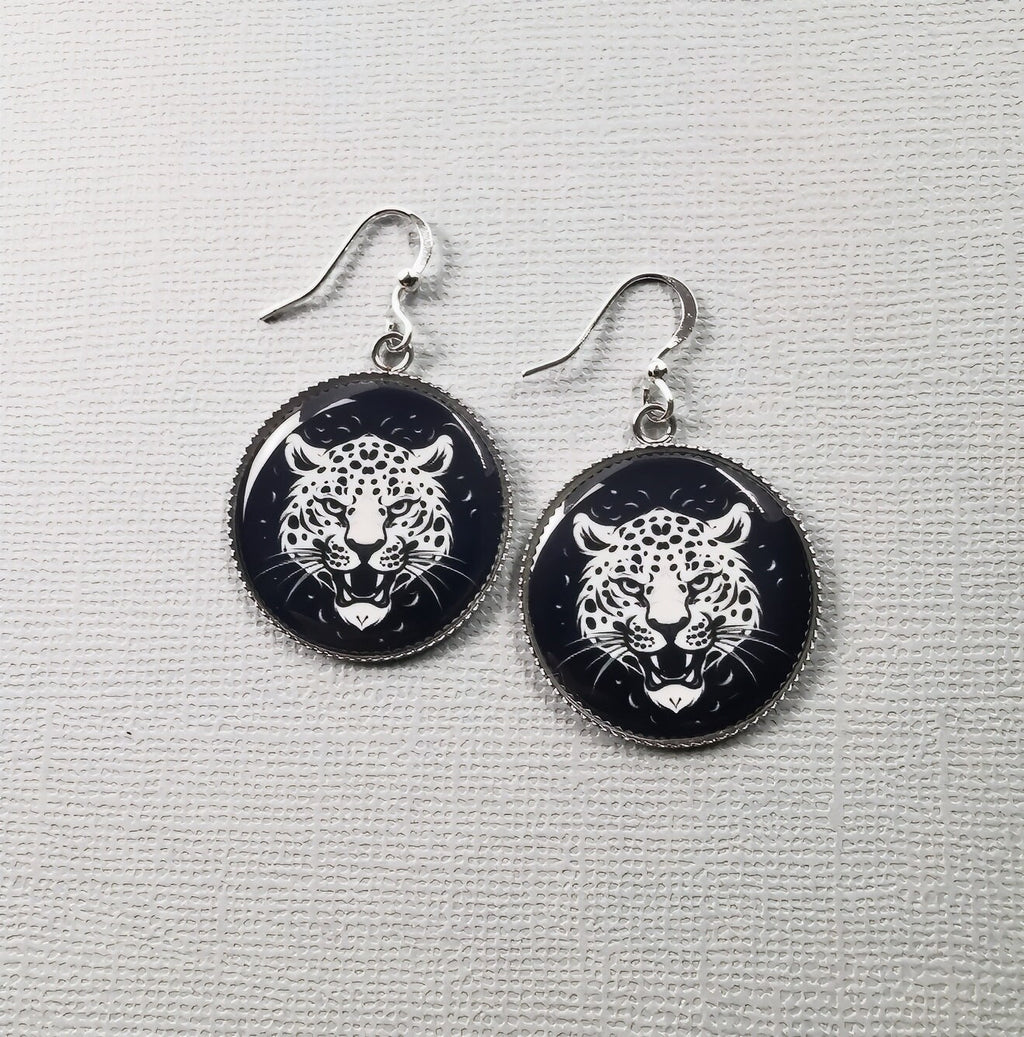 Boucles d'oreilles Panthère sur fonds noir, beauté sauvage