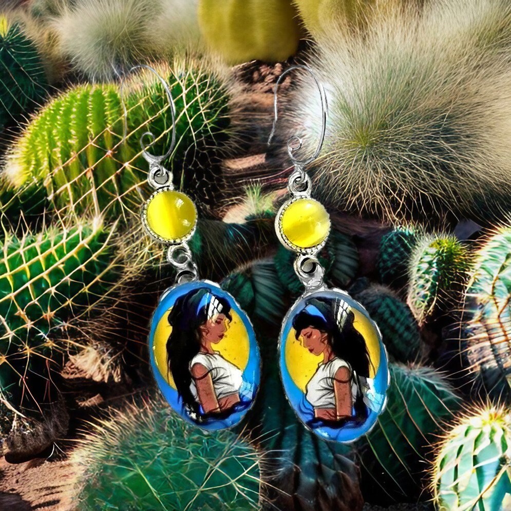 Boucles d'oreilles Amy Winehouse façon western, comic's, cabochon métal et dôme de verre