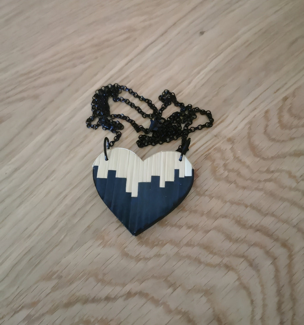 Pendentif en Bois en Forme de Coeur, Marqueterie de Paille Noir et Naturel, Silhouette de Buildings ou Art Abstrait, Découpe Laser de bois