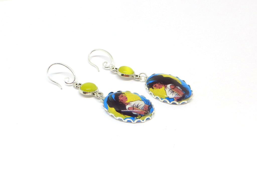 Boucles d'oreilles Amy Winehouse façon western, comic's, cabochon métal et dôme de verre
