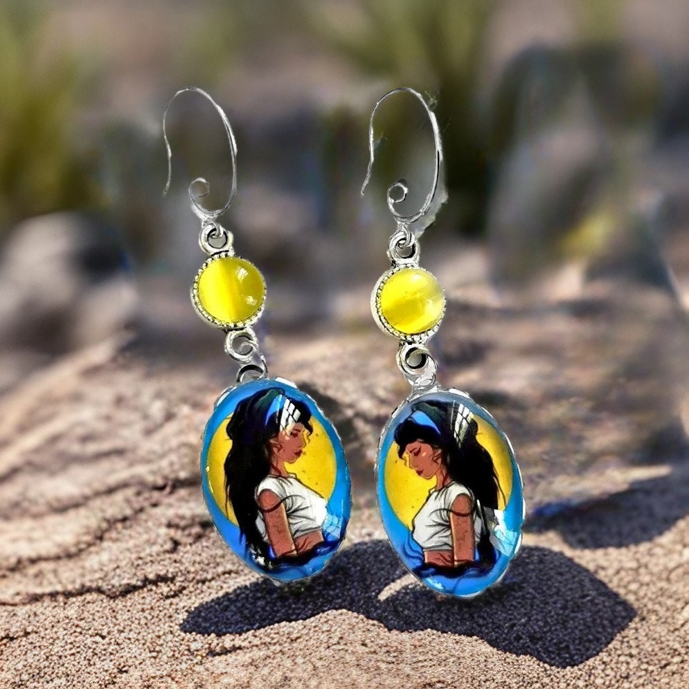 Boucles d'oreilles Amy Winehouse façon western, comic's, cabochon métal et dôme de verre