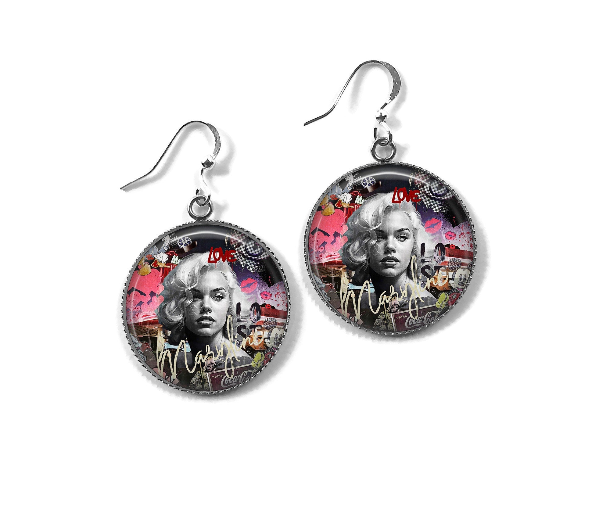 Icône Urbaine en Rose: Boucles d'Oreilles Marilyn Graffiti