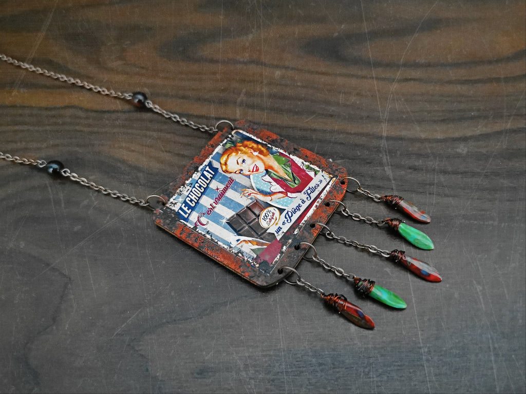 Pendentif ancienne plaque émaillée Vintage, j'aime le chocolat, effet vieilli et rouillé