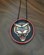 Pendentif Tigre Tattoo, Bois, en 3D et découpe laser, peinture, résine, tatouage old school, vintage