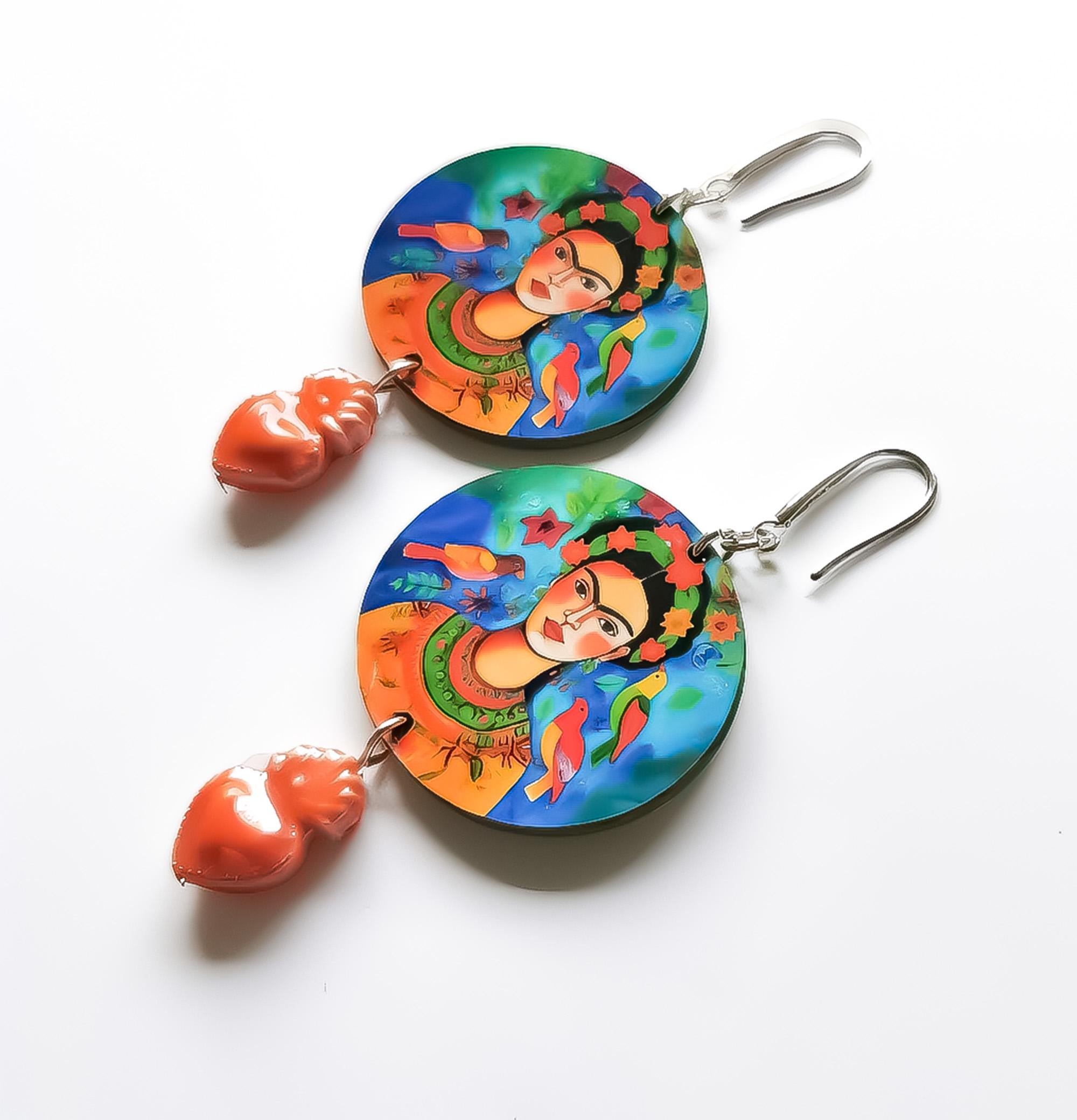 Boucles d'oreilles Frida Kahlo uniques – Art IA sur Bois, Découpe Laser, Coeur Sacré
