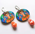 Boucles d'oreilles Frida Kahlo uniques – Art IA sur Bois, Découpe Laser, Coeur Sacré