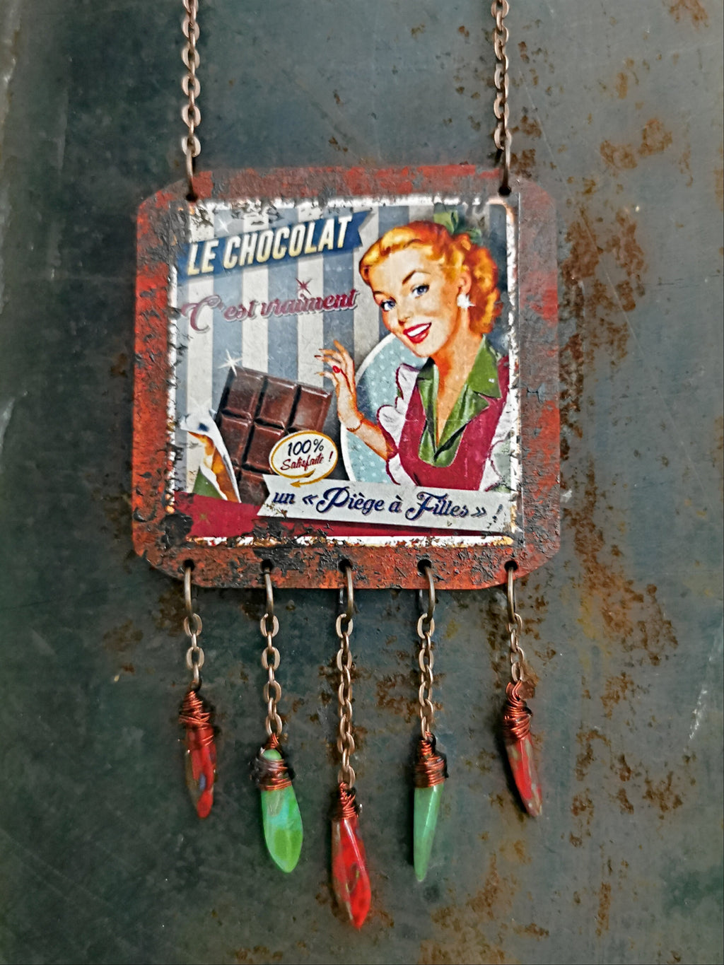 Pendentif ancienne plaque émaillée Vintage, j'aime le chocolat, effet vieilli et rouillé