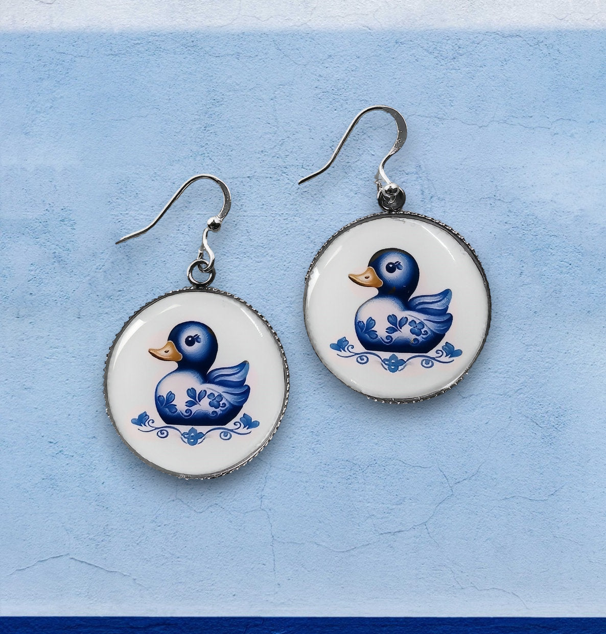 Douceur Nautique: Boucles d'Oreilles Canard en Faïence