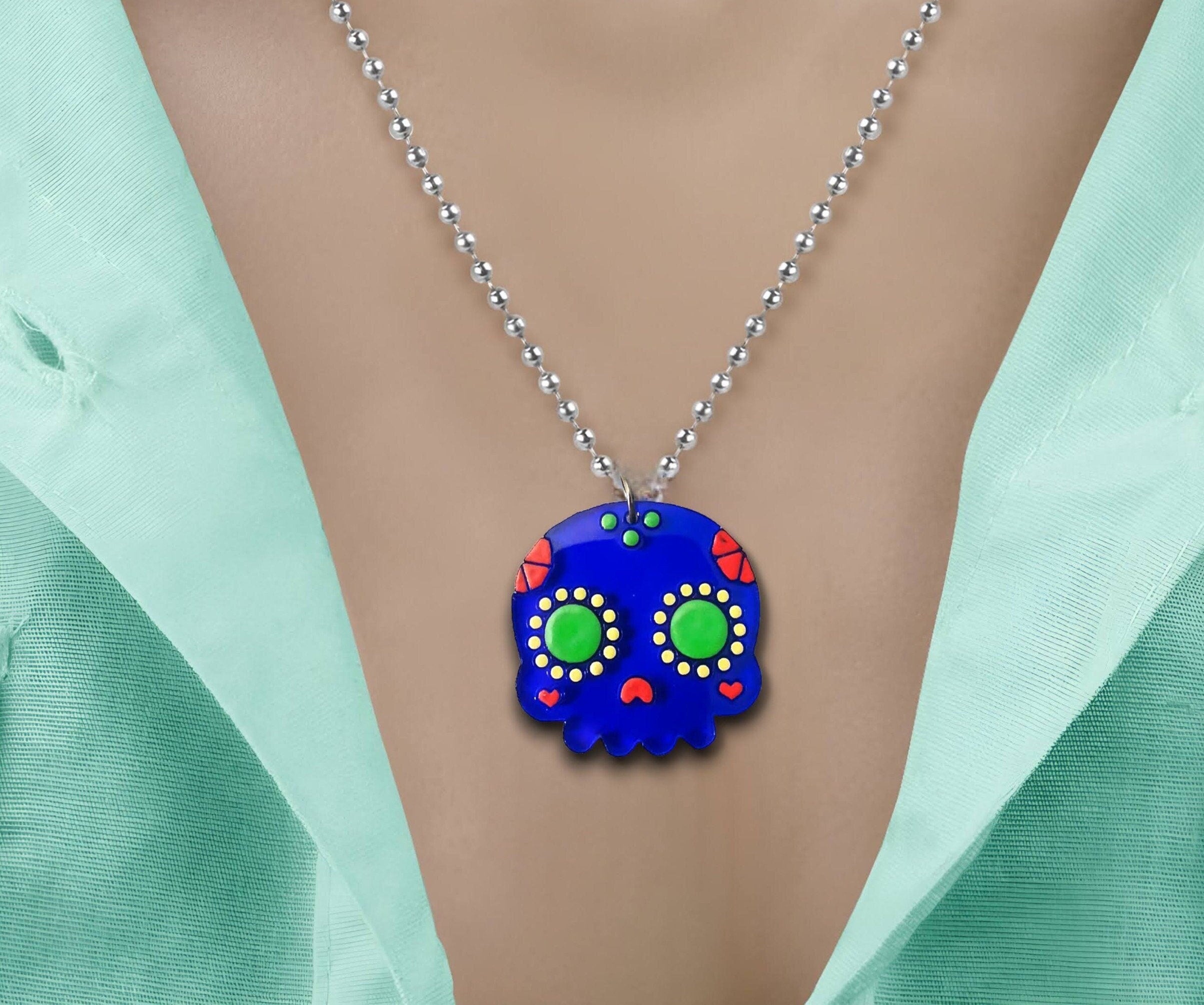 Pendentif Sugar Skull plexi miroir bleu ou plexi noir, émail, dia de los muertos, mexico