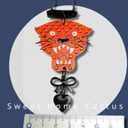 Pendentif Tigre façon Old School Tattoo, découpe laser sur bois, strass