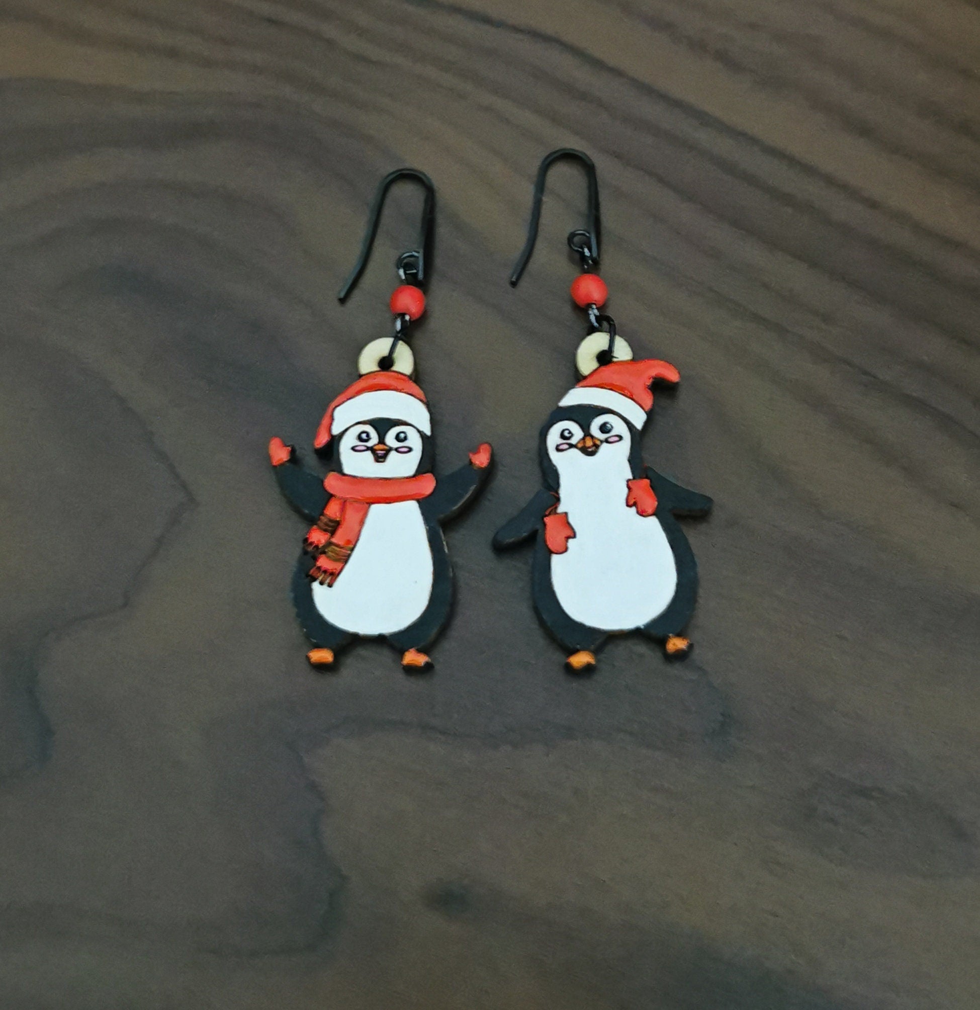Boucles d'Oreilles Pingouins, bois de Tilleul, découpe et gravure laser du bijou de noel