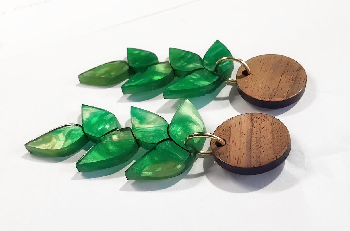 Boucles d'oreilles feuilles, botanique, découpe au laser, nature et bohème