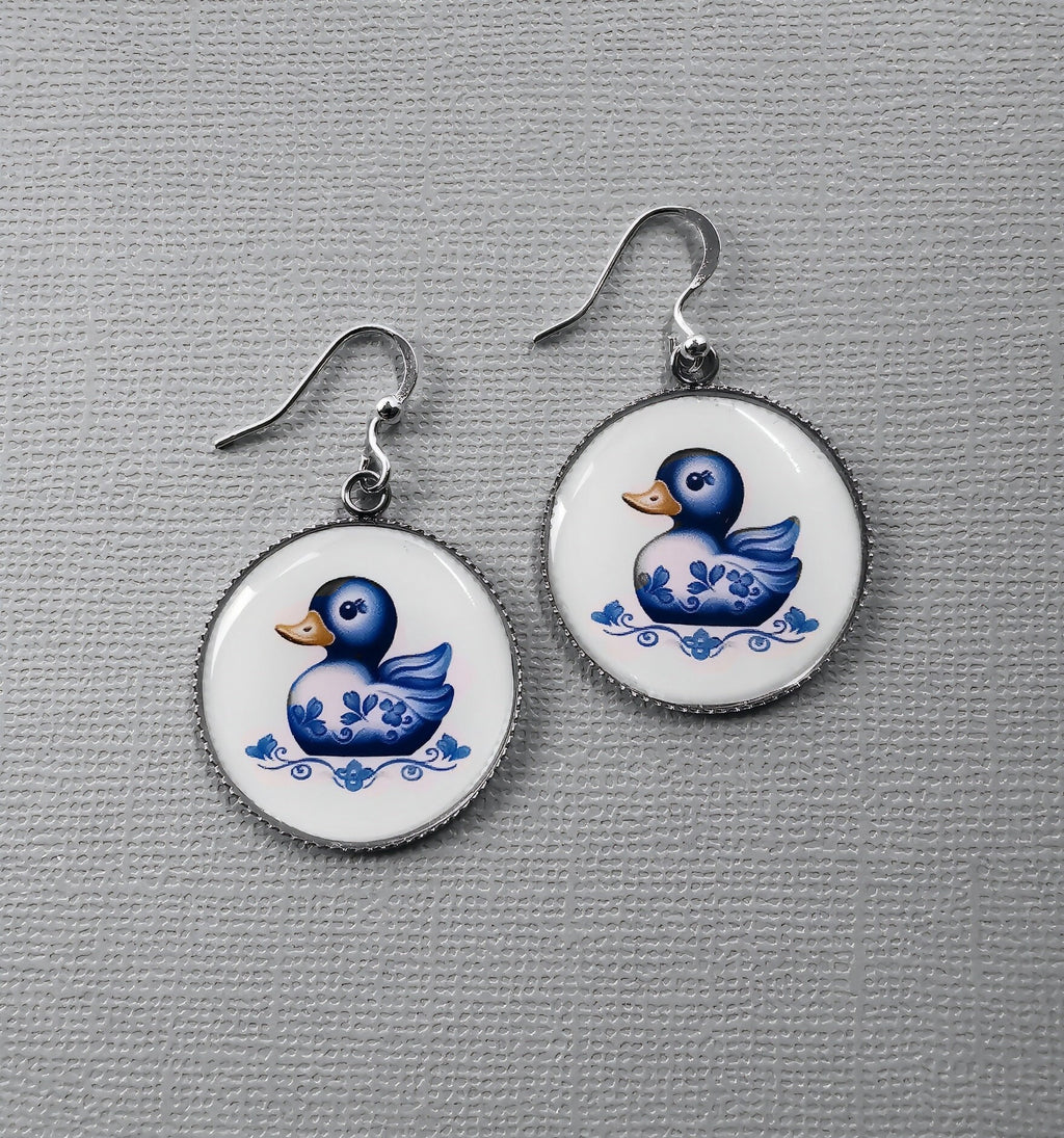 Douceur Nautique: Boucles d'Oreilles Canard en Faïence